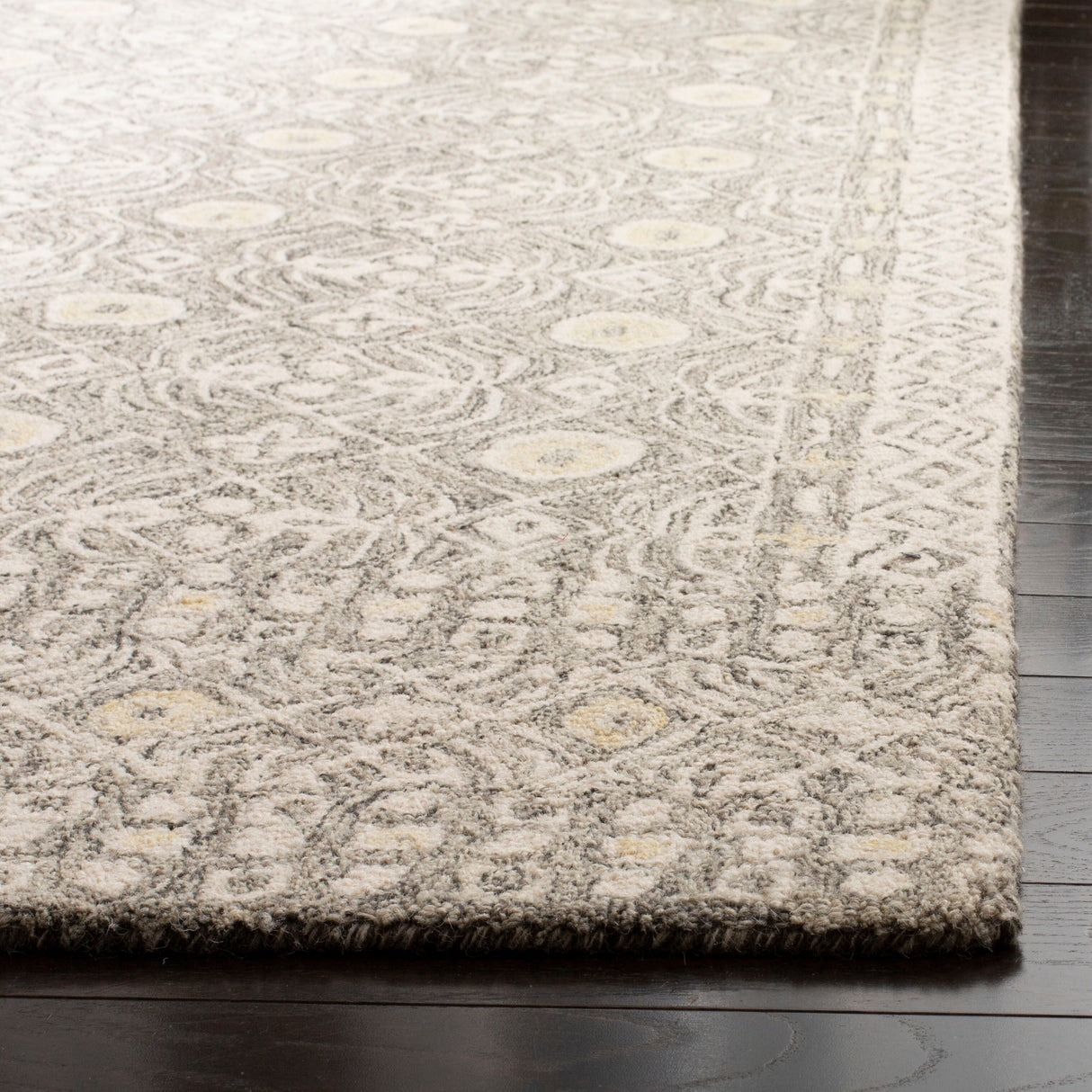 SAFAVIEH Handmade Micro-Loop Reglind Wool Rug