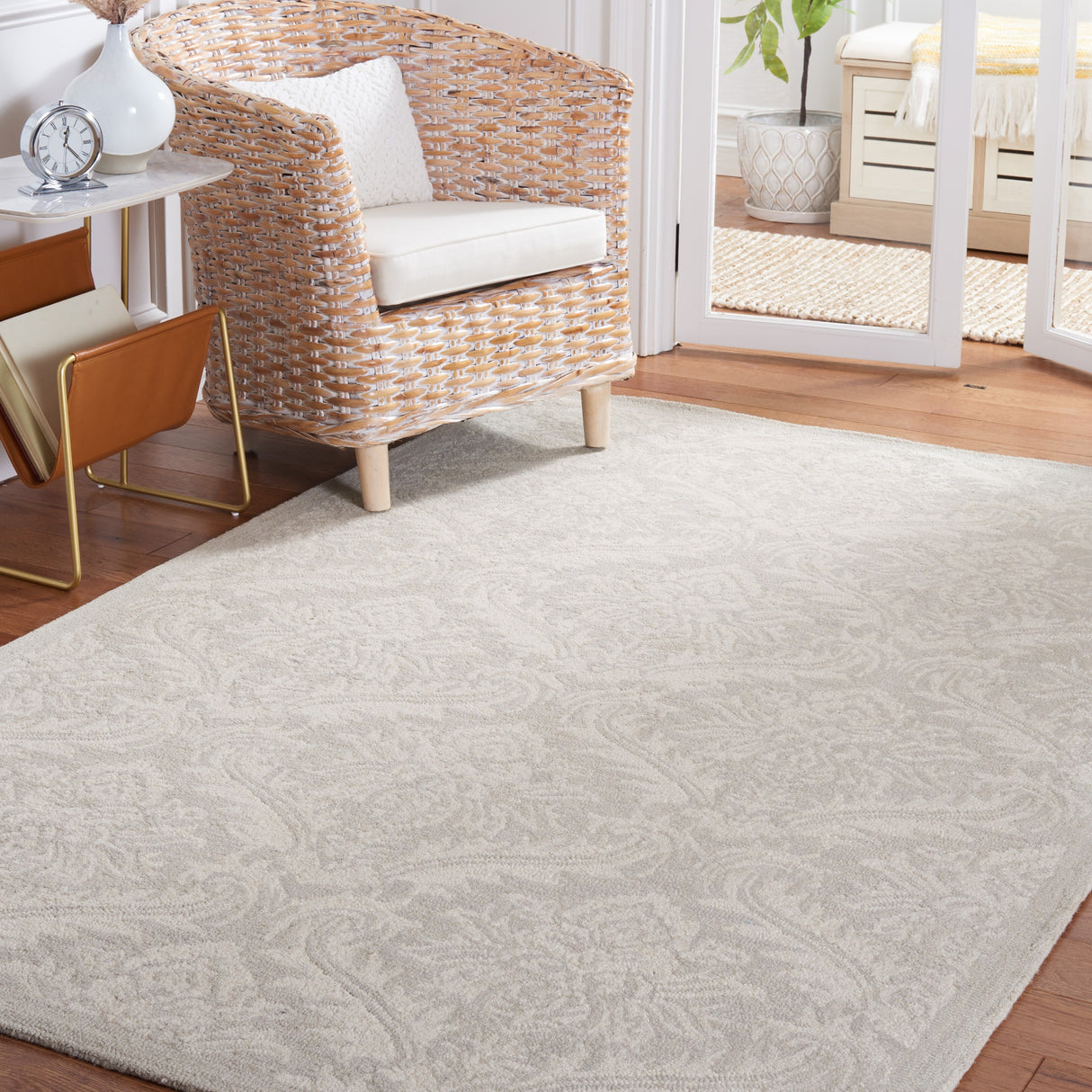 SAFAVIEH Handmade Micro-Loop Rolina Wool Rug