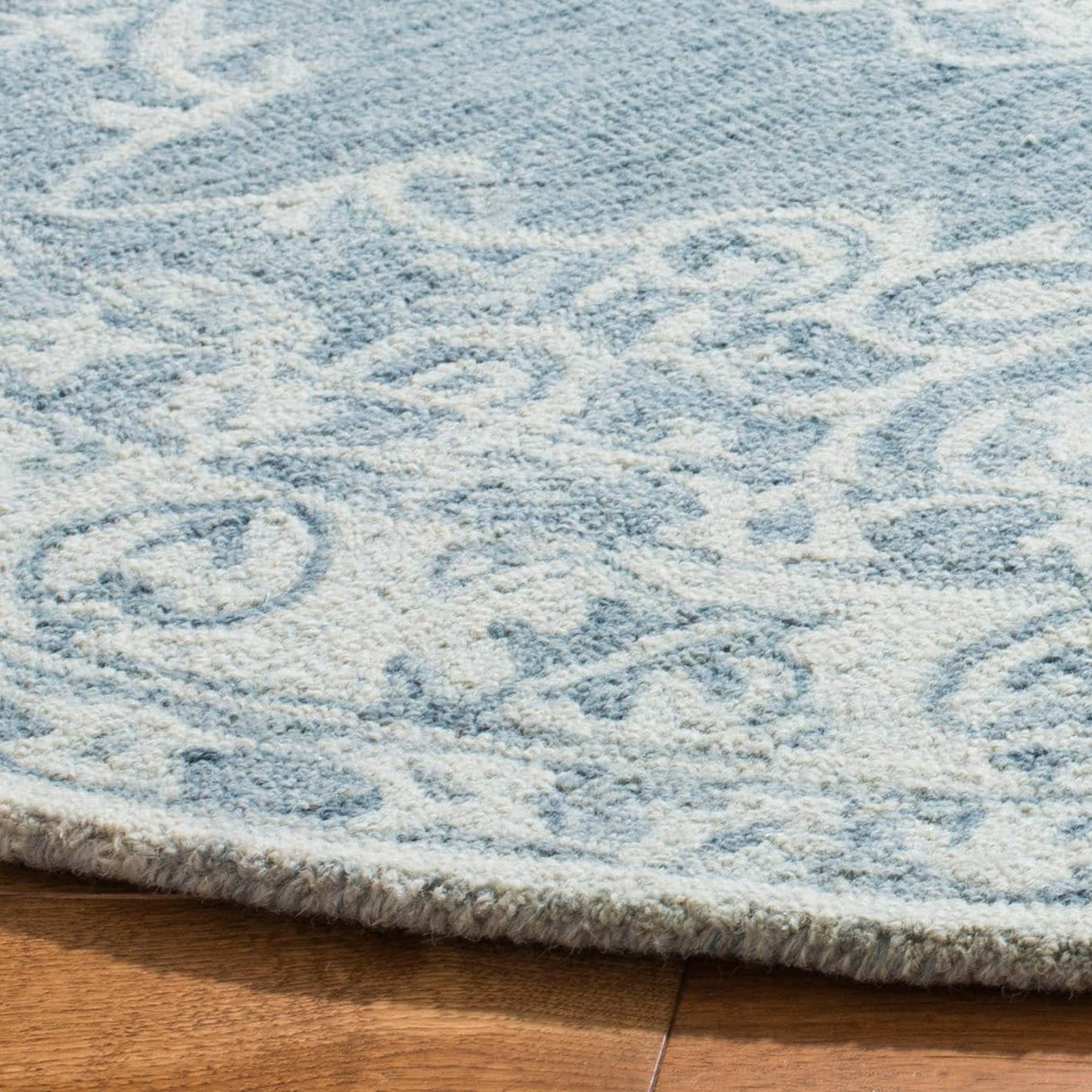 SAFAVIEH Handmade Micro-Loop Ruzana Wool Rug