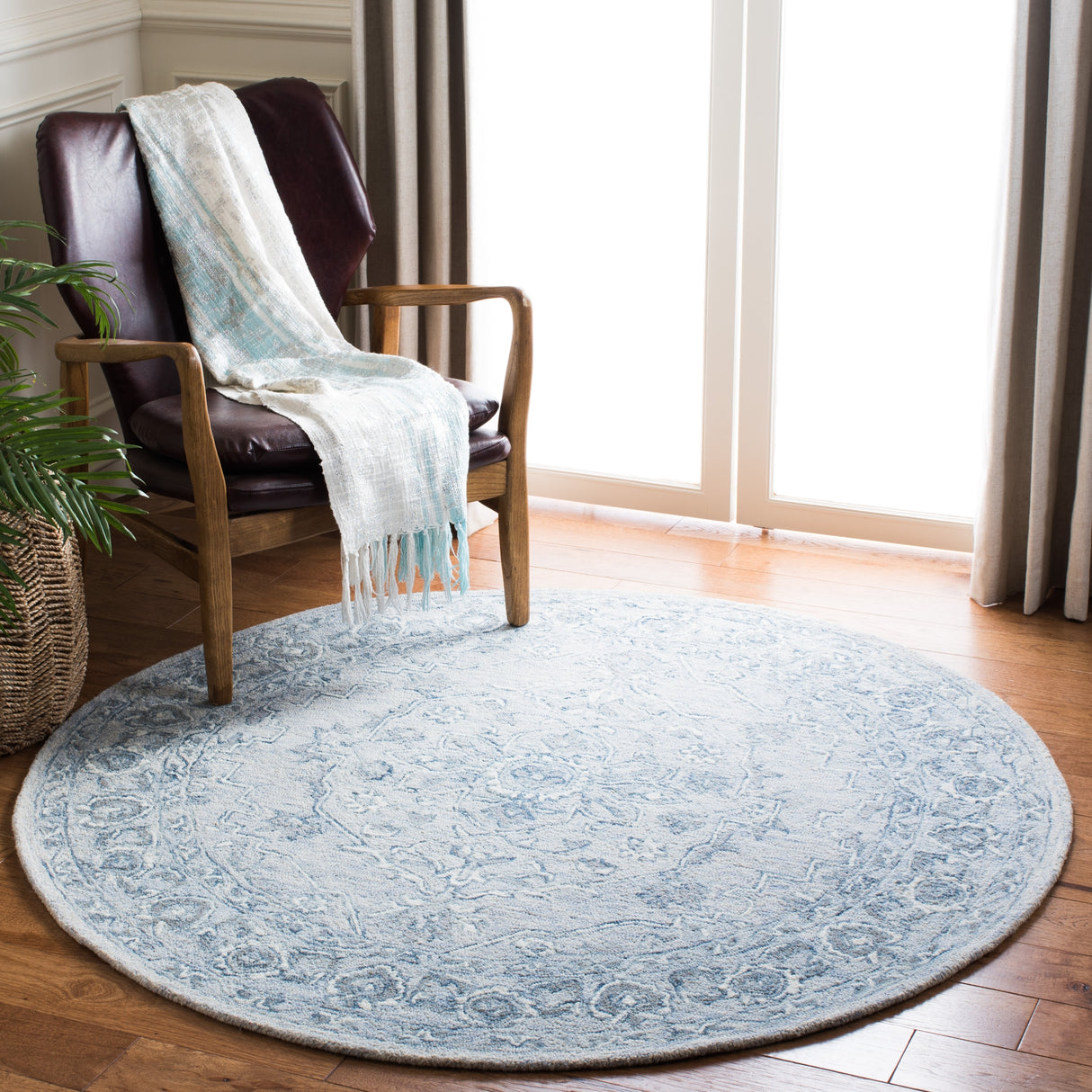 SAFAVIEH Handmade Micro-Loop Torbjorg Wool Rug