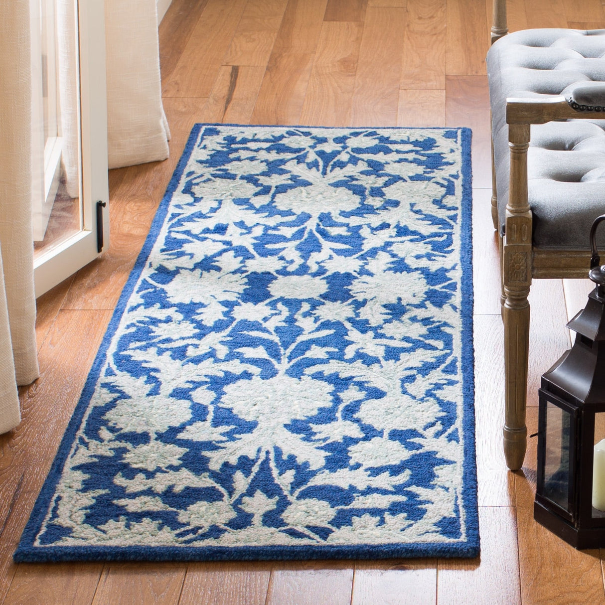 SAFAVIEH Handmade Micro-Loop Utta Wool Rug