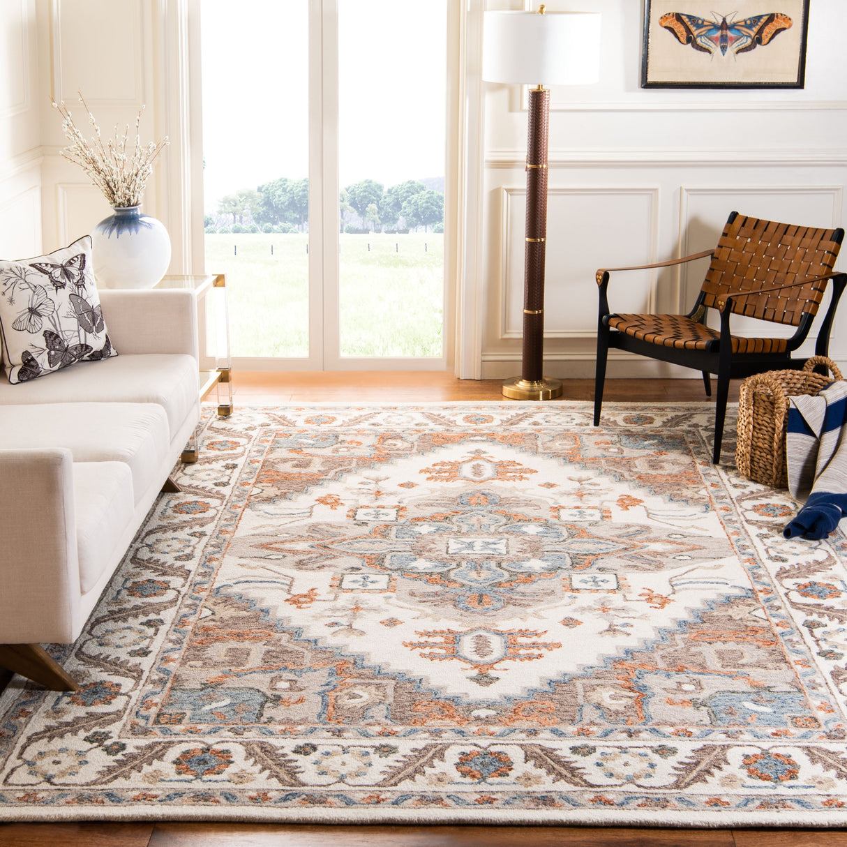 SAFAVIEH Handmade Micro-Loop Vildan Wool Rug