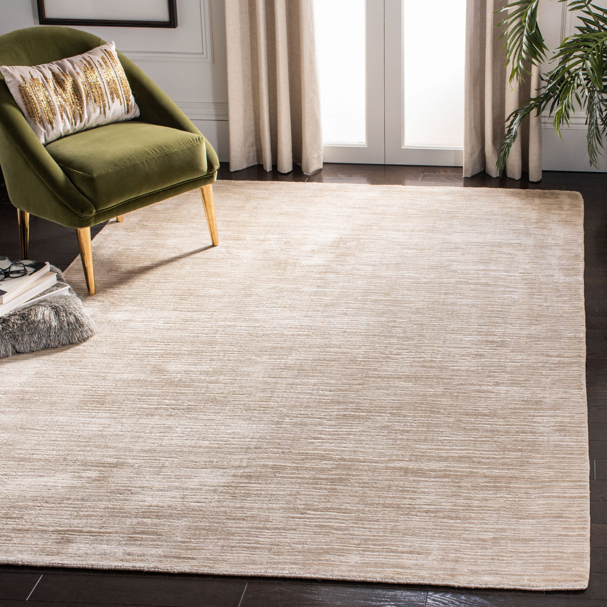 SAFAVIEH Handmade Mirage Anelija Modern Abstract Viscose Rug