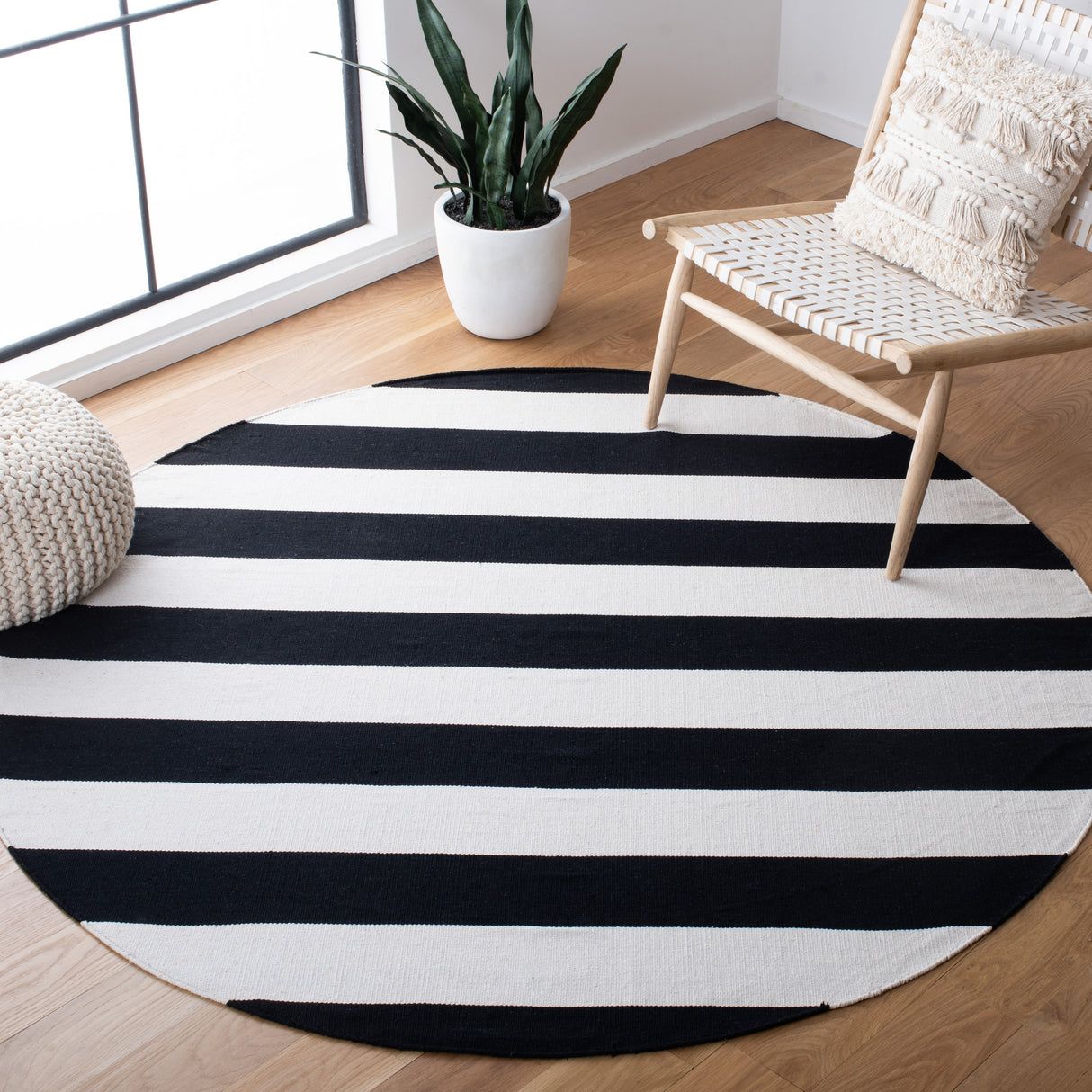 SAFAVIEH Handmade Montauk Geltrude Stripe Cotton Flatweave Rug