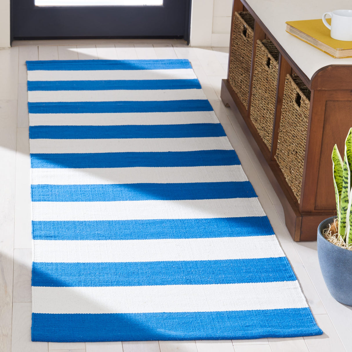 SAFAVIEH Handmade Montauk Geltrude Stripe Cotton Flatweave Rug