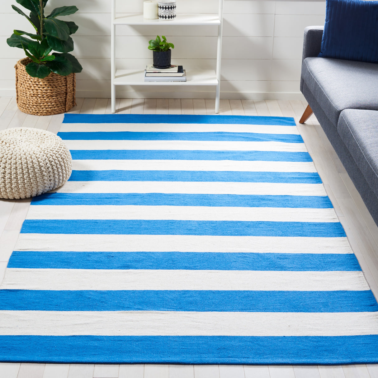 SAFAVIEH Handmade Montauk Geltrude Stripe Cotton Flatweave Rug