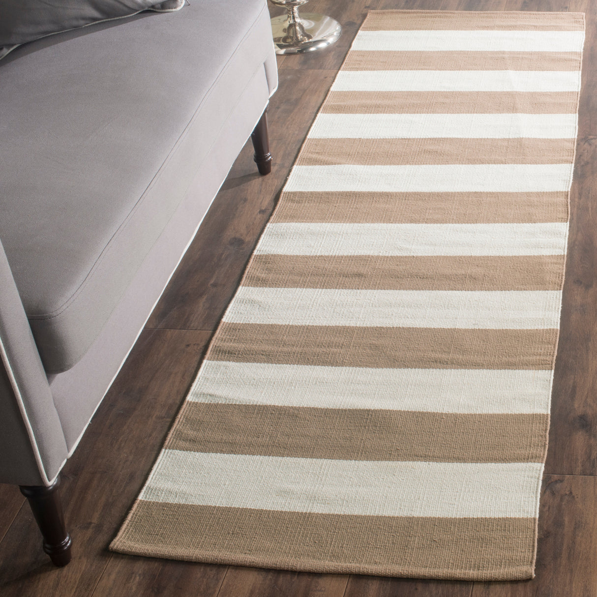 SAFAVIEH Handmade Montauk Geltrude Stripe Cotton Flatweave Rug