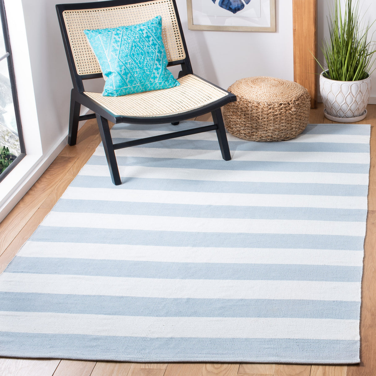 SAFAVIEH Handmade Montauk Geltrude Stripe Cotton Flatweave Rug