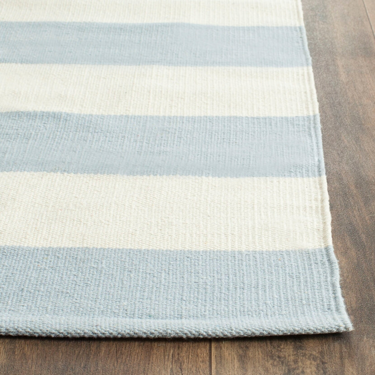 SAFAVIEH Handmade Montauk Geltrude Stripe Cotton Flatweave Rug