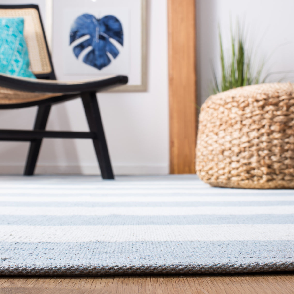 SAFAVIEH Handmade Montauk Geltrude Stripe Cotton Flatweave Rug