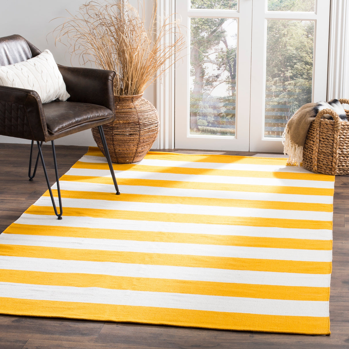 SAFAVIEH Handmade Montauk Geltrude Stripe Cotton Flatweave Rug