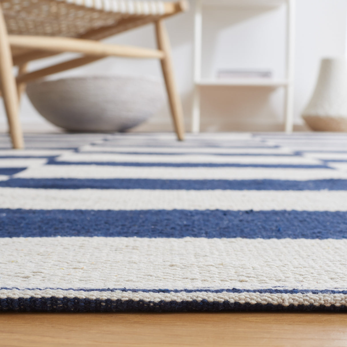 SAFAVIEH Handmade Montauk Heiddis Geometric Cotton Rug