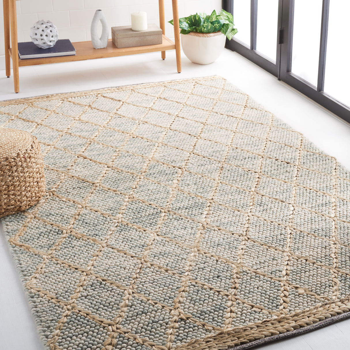 SAFAVIEH Handmade Natura Aliene Trellis Wool Rug