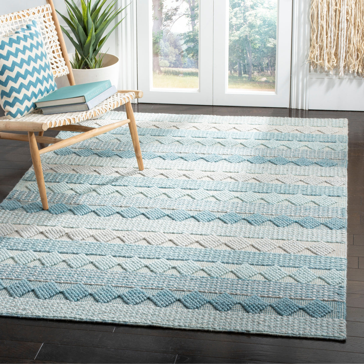 SAFAVIEH Handmade Natura Custodia Wool Rug