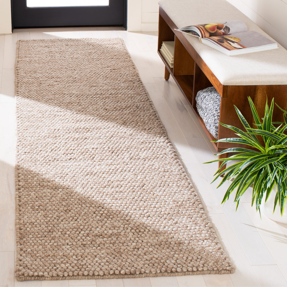 SAFAVIEH Handmade Natura Gonnie Wool Rug