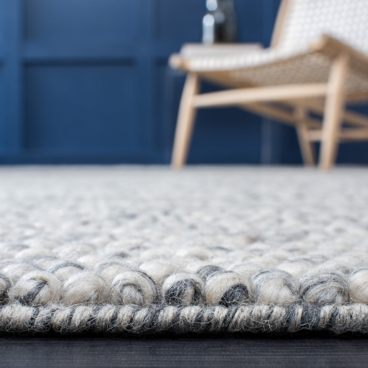 SAFAVIEH Handmade Natura Gonnie Wool Rug