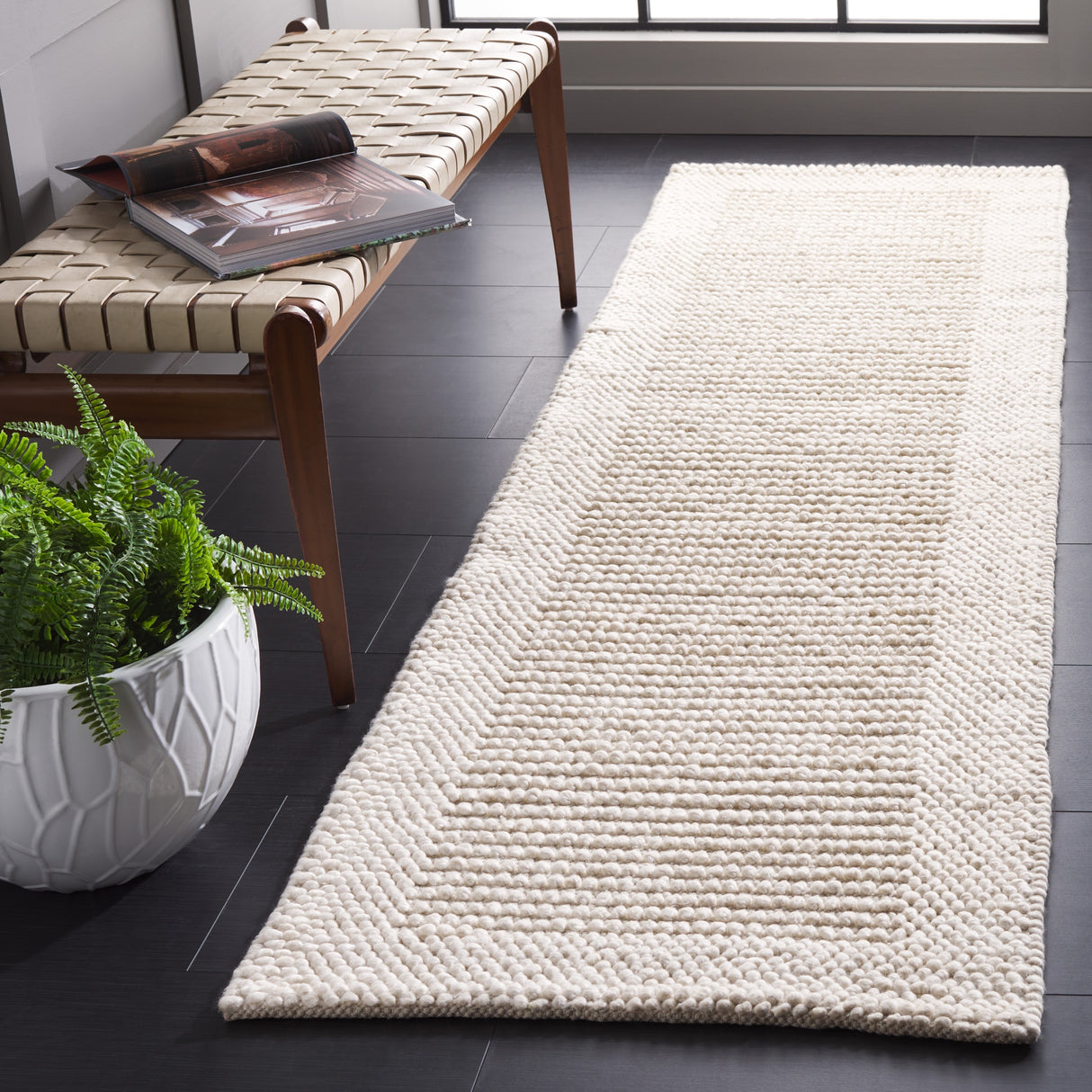 SAFAVIEH Handmade Natura Hendrien Farmhouse Wool Rug