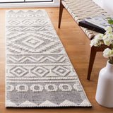 SAFAVIEH Handmade Natura Ingeruth Boho Wool Rug