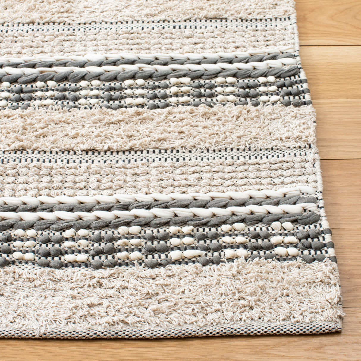 SAFAVIEH Handmade Natura Ingiridur Stripe Cotton Rug