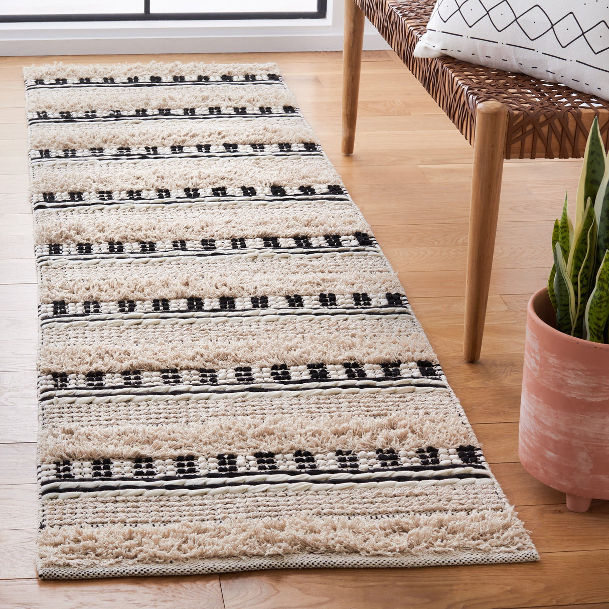 SAFAVIEH Handmade Natura Ingiridur Stripe Cotton Rug