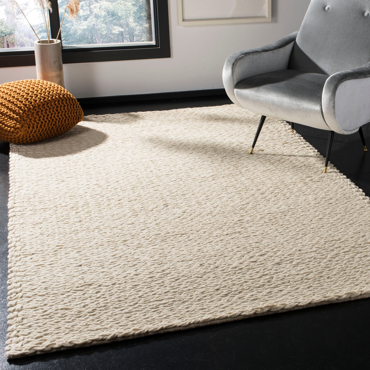 SAFAVIEH Handmade Natura Karolin Wool Rug