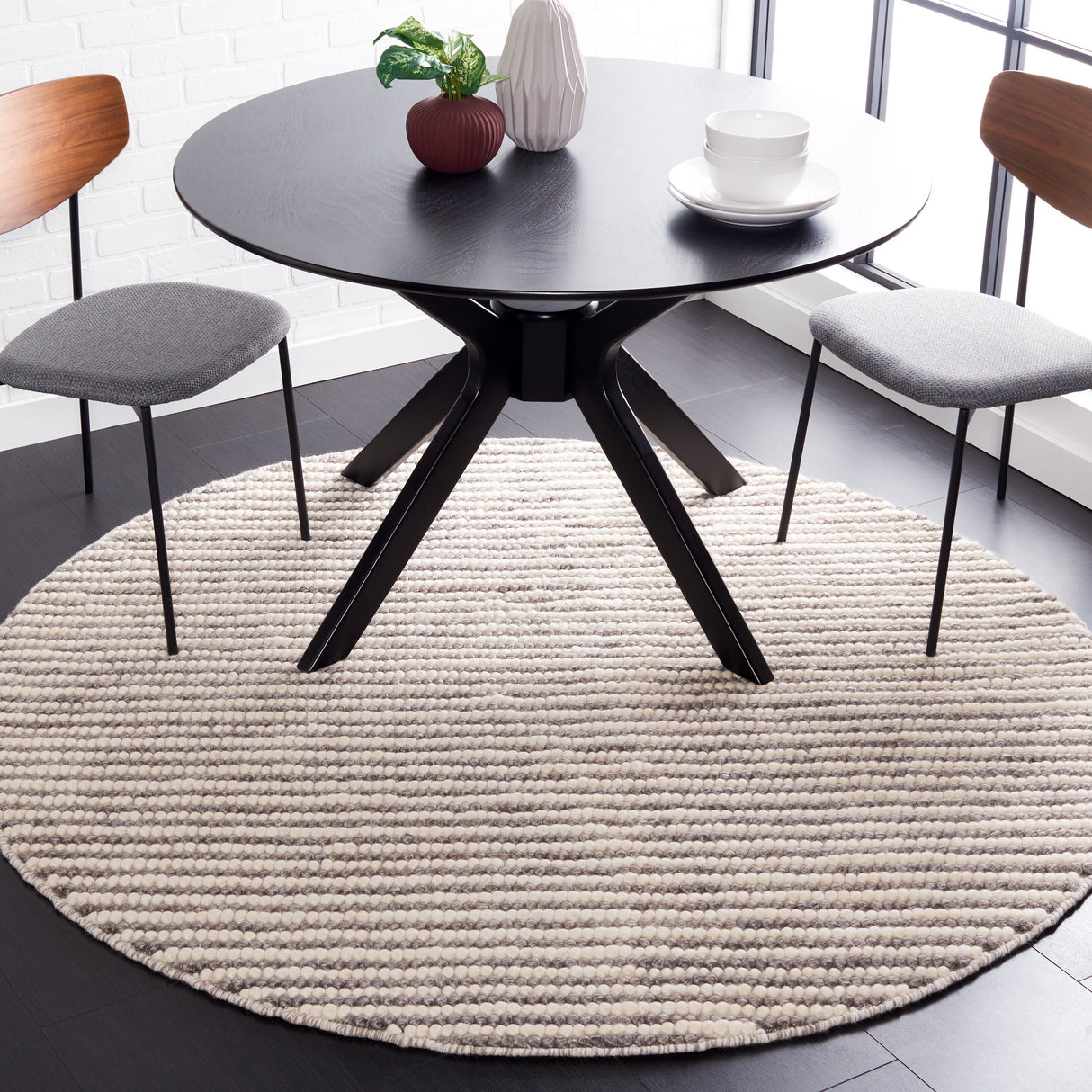 SAFAVIEH Handmade Natura Kinuko Wool Rug