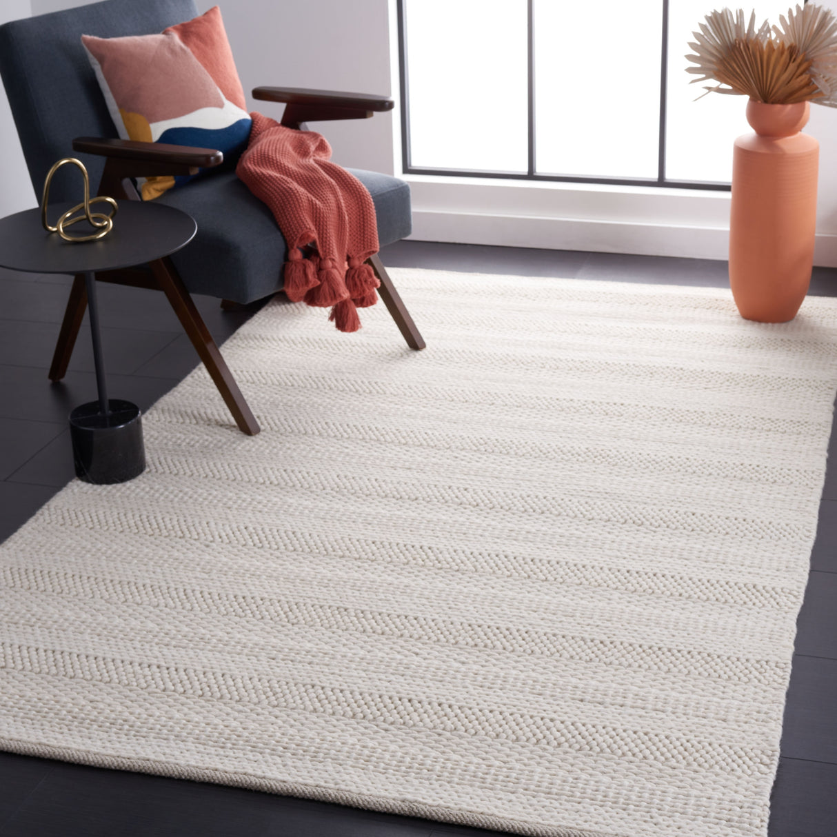 SAFAVIEH Handmade Natura Livea Wool Rug