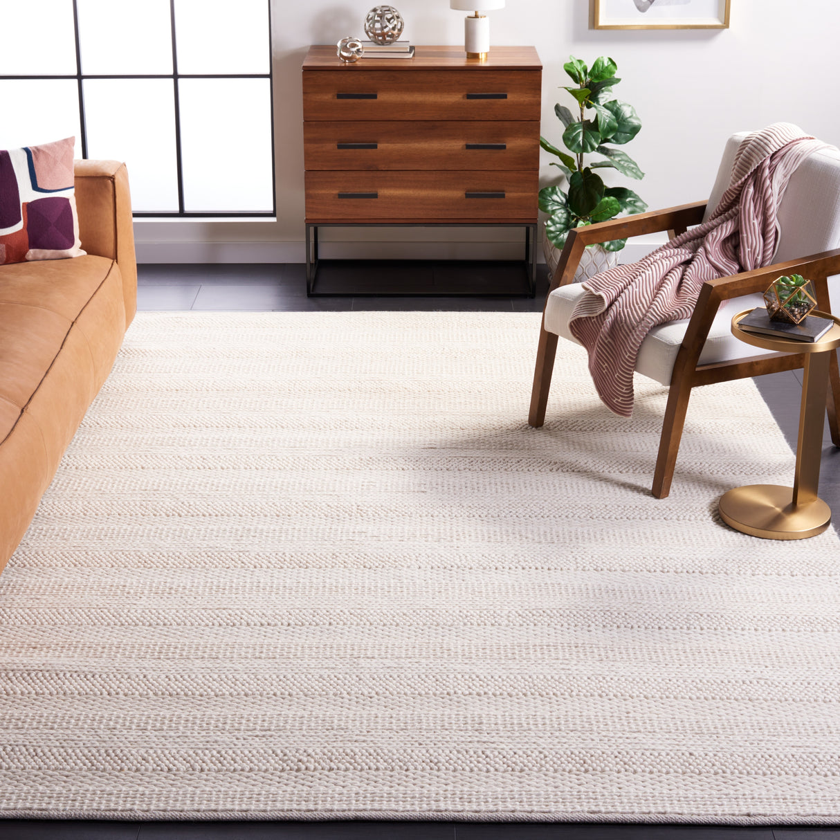 SAFAVIEH Handmade Natura Livea Wool Rug