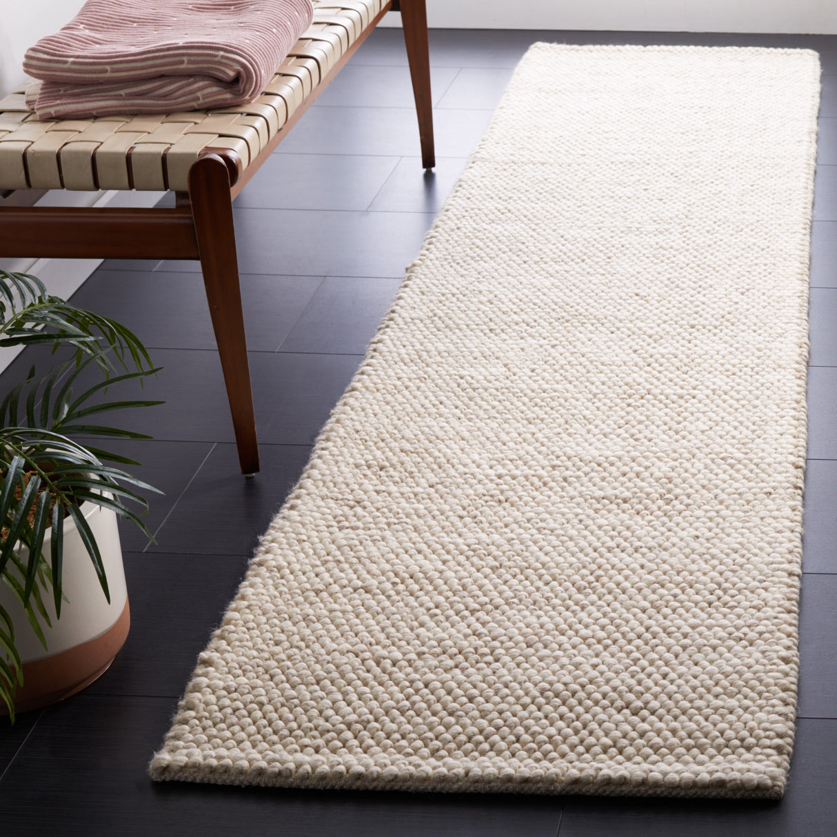 SAFAVIEH Handmade Natura Maayan New Zealand Wool Rug