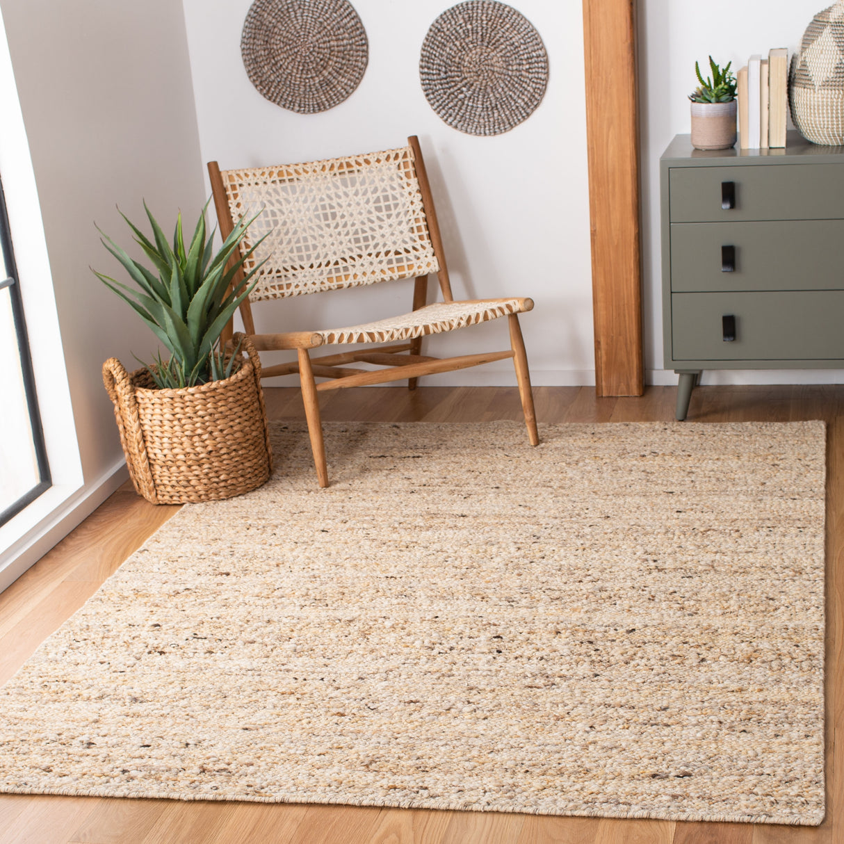 SAFAVIEH Handmade Natura Marlieke Wool Rug