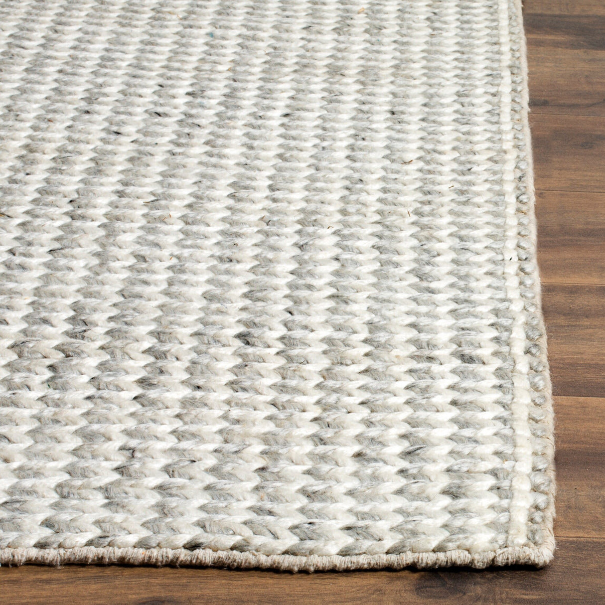 SAFAVIEH Handmade Natura Nhuan Geometric Wool Rug