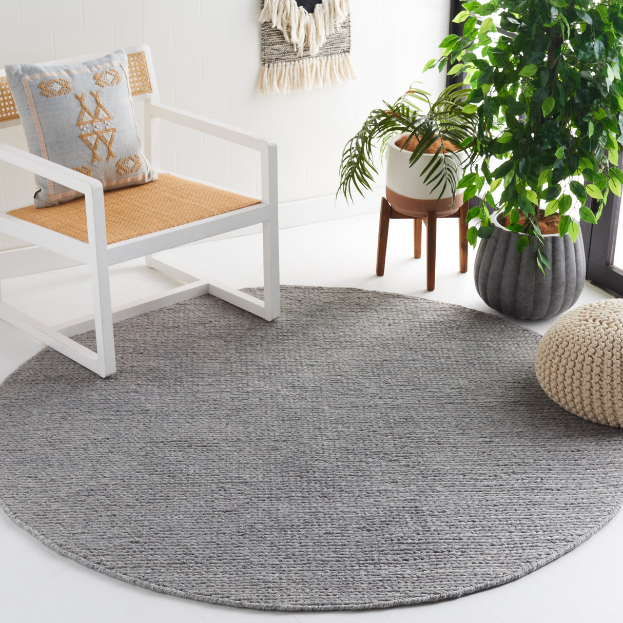 SAFAVIEH Handmade Natura Nhuan Geometric Wool Rug