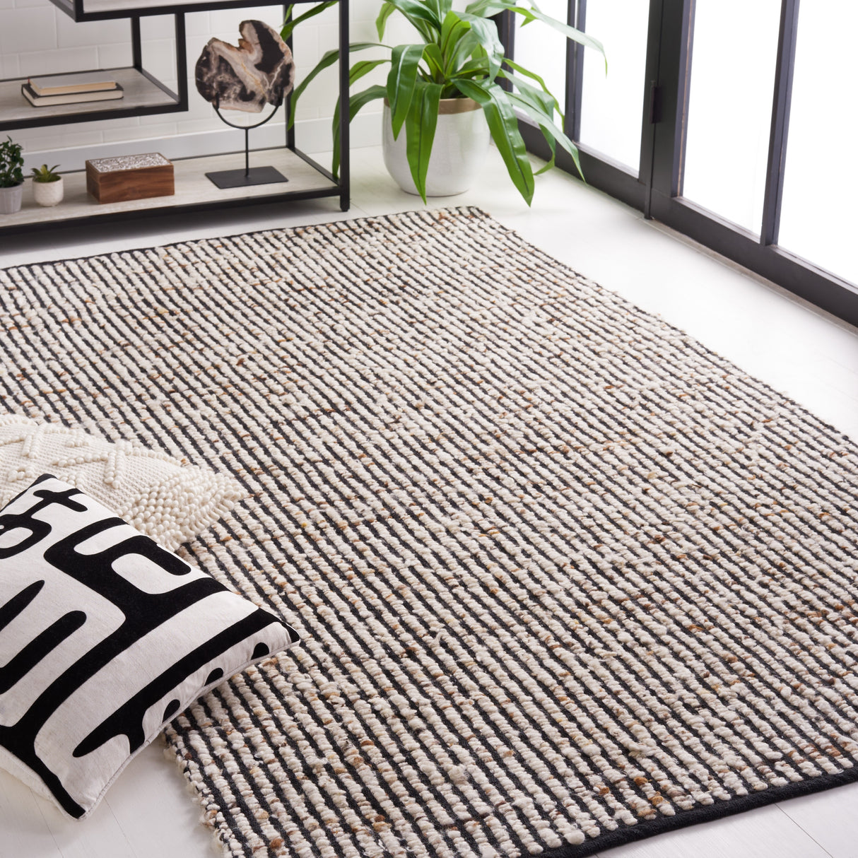 SAFAVIEH Handmade Natura Suzannah Wool & Jute Rug