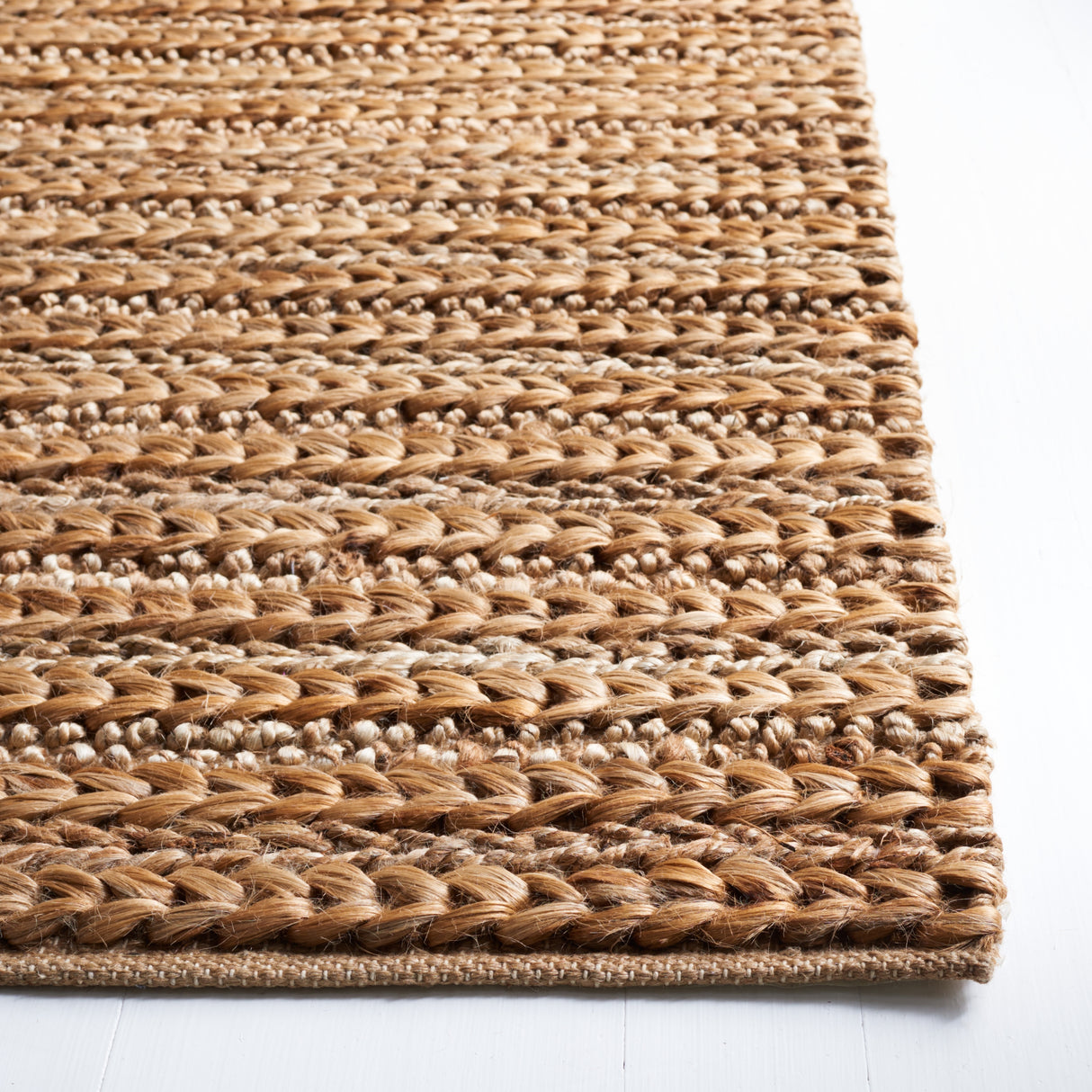 SAFAVIEH Handmade Natural Fiber Addisyn Jute Rug