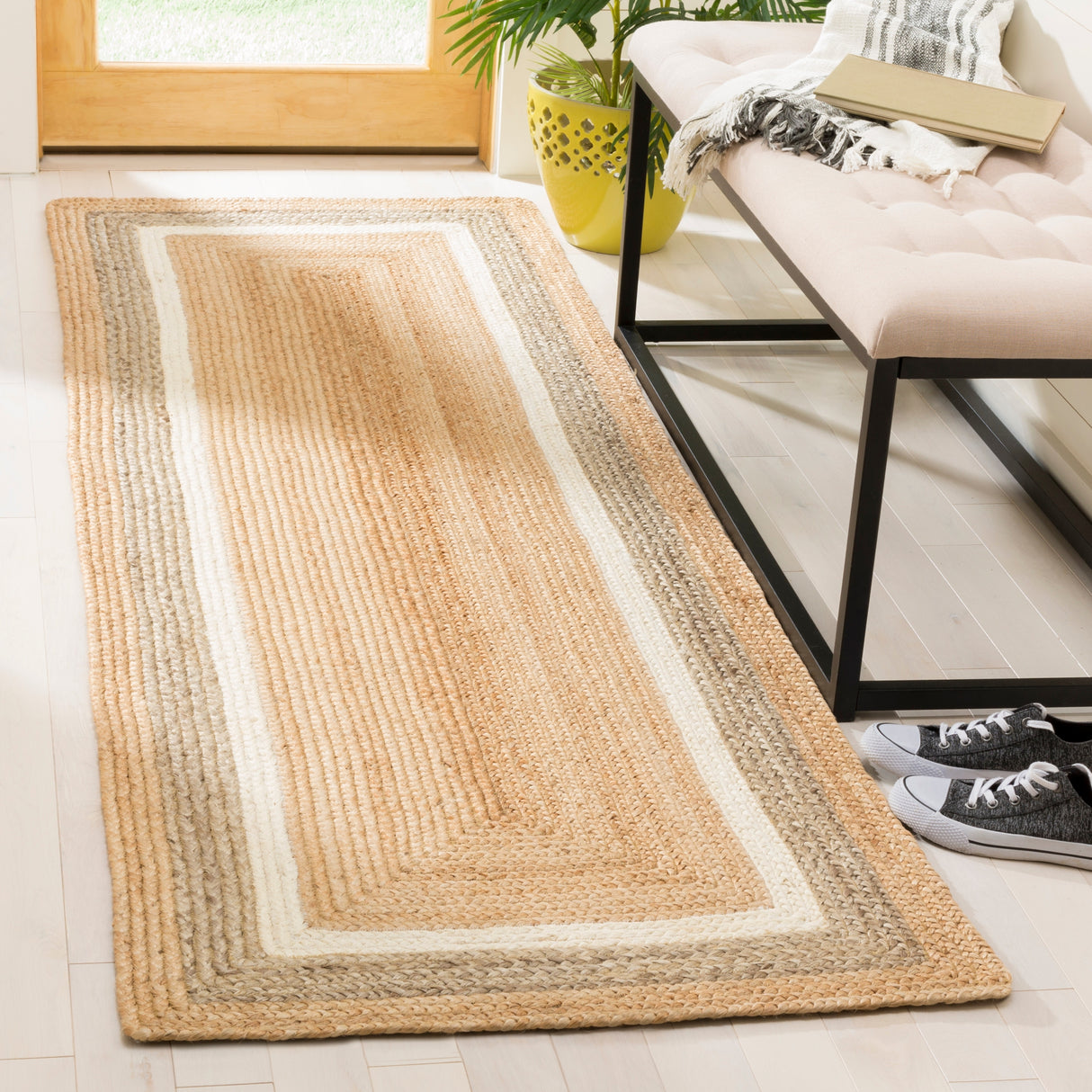 SAFAVIEH Handmade Natural Fiber Antonije Border Jute Rug