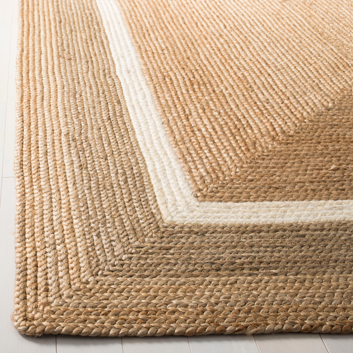 SAFAVIEH Handmade Natural Fiber Antonije Border Jute Rug