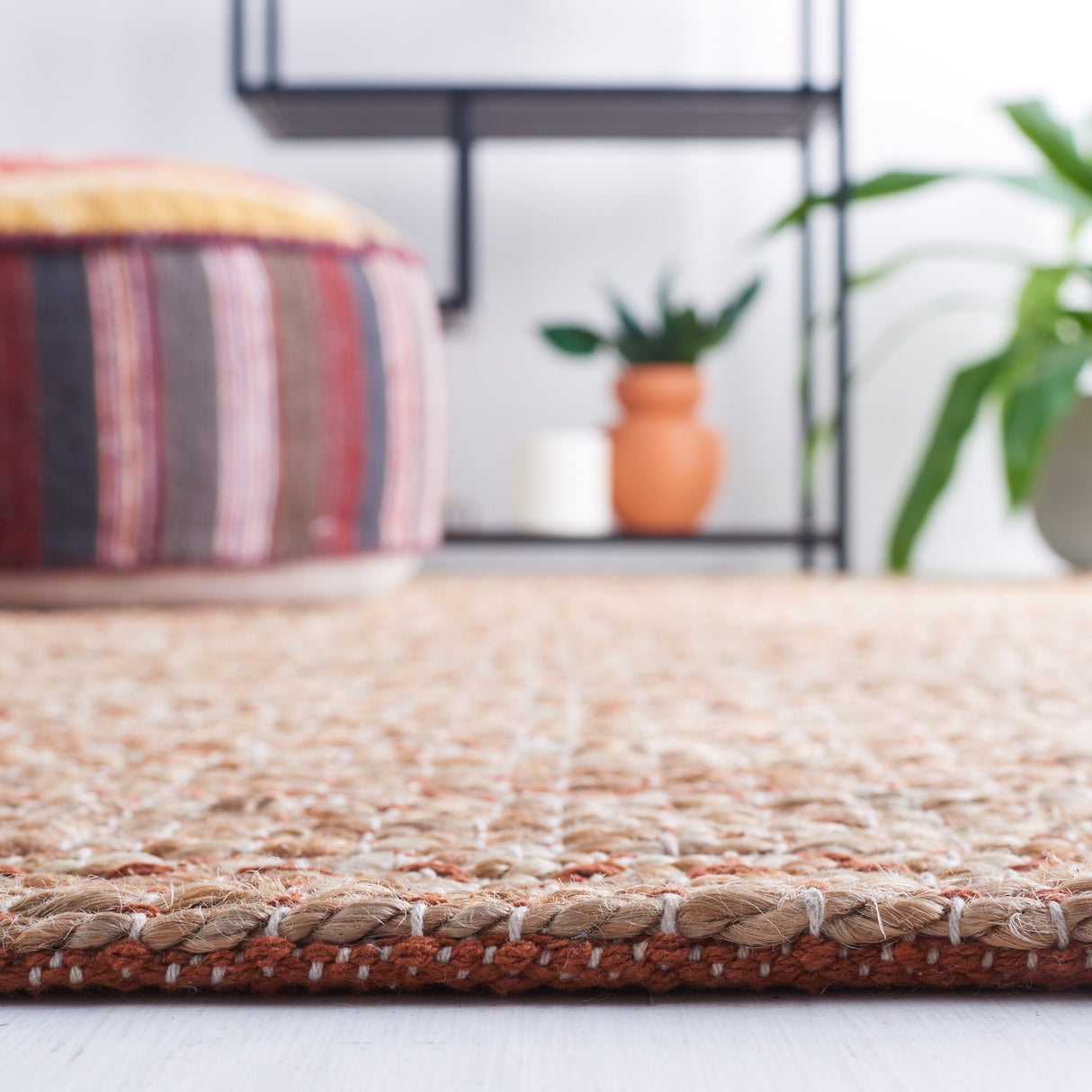 SAFAVIEH Handmade Natural Fiber Carmelina Geometric Seagrass Rug