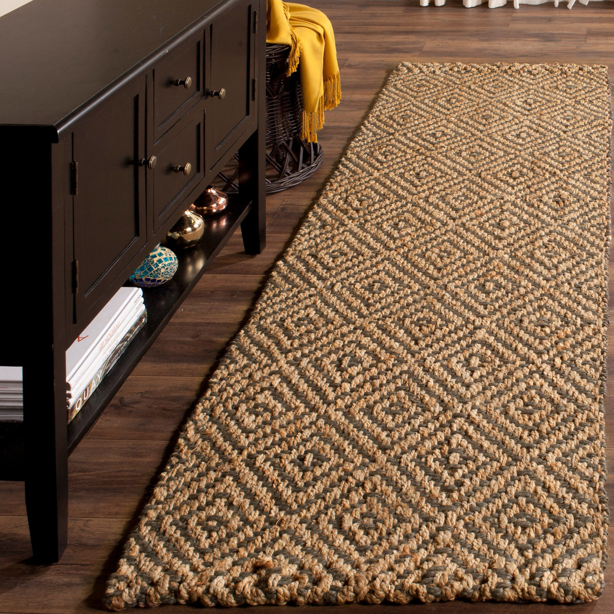 SAFAVIEH Handmade Natural Fiber Caylee Jute Rug