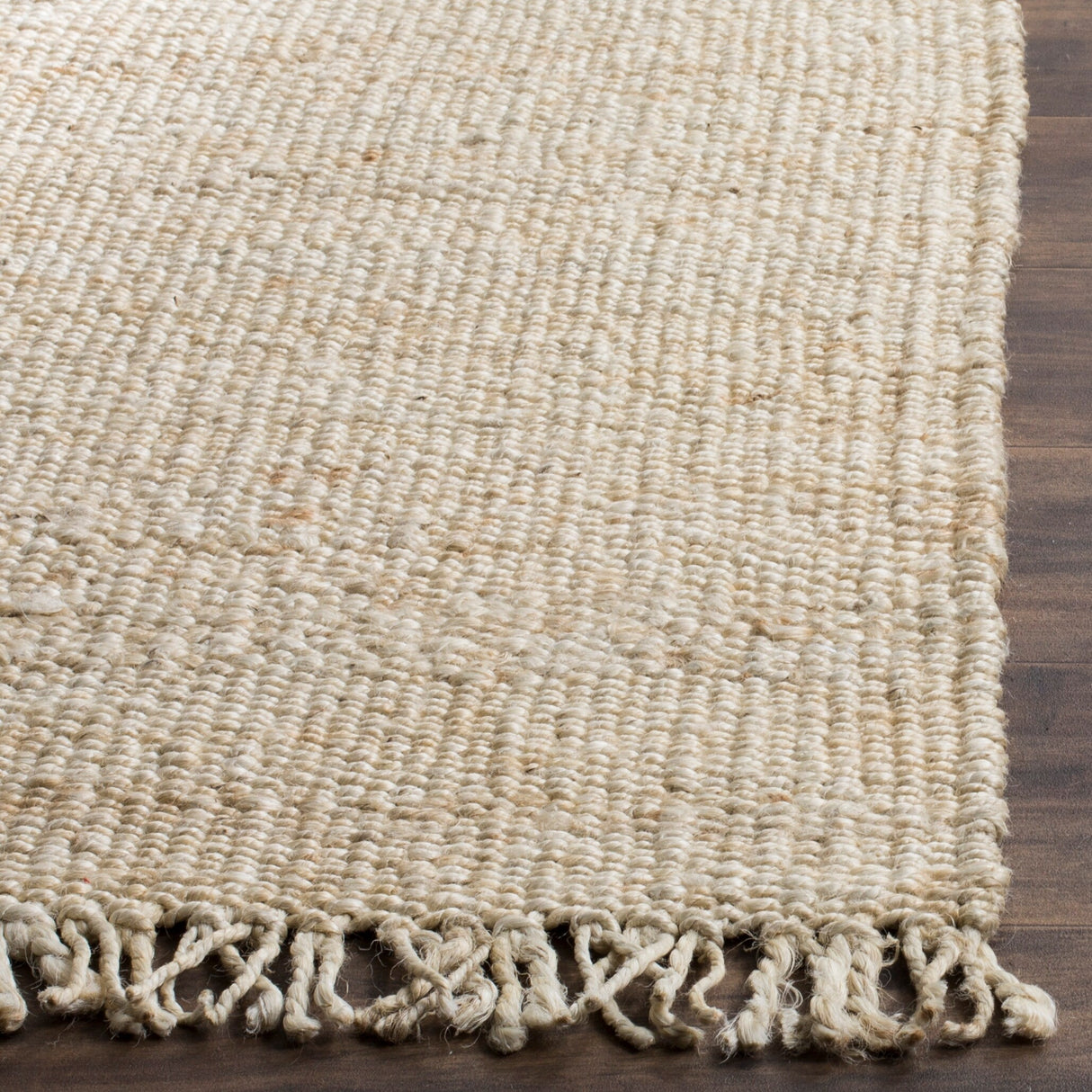 SAFAVIEH Handmade Natural Fiber Eybjorg Jute Fringe Rug