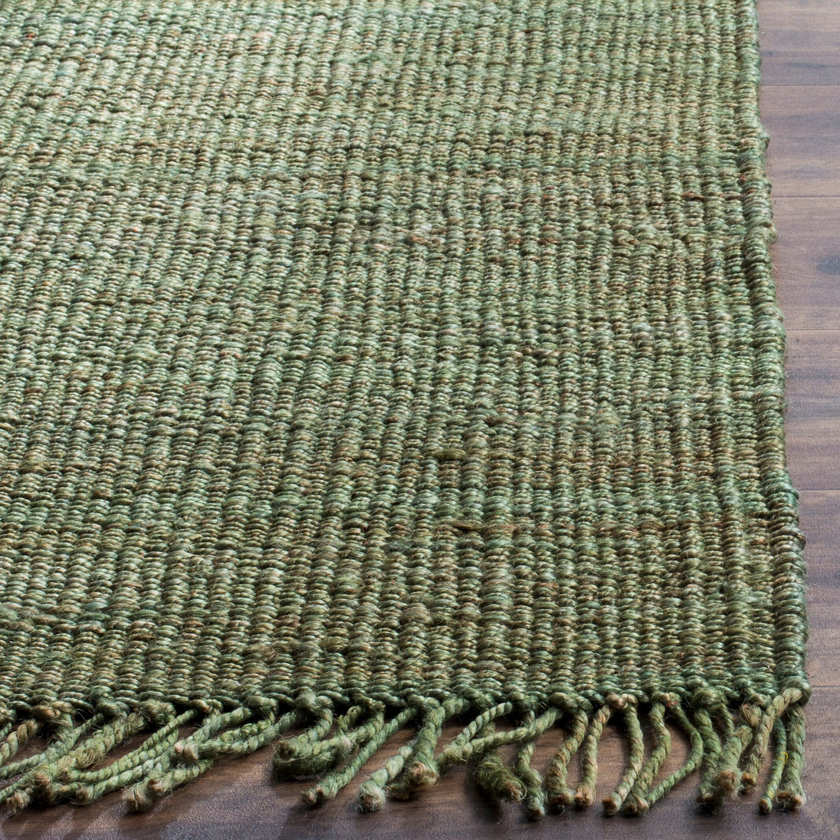 SAFAVIEH Handmade Natural Fiber Eybjorg Jute Fringe Rug