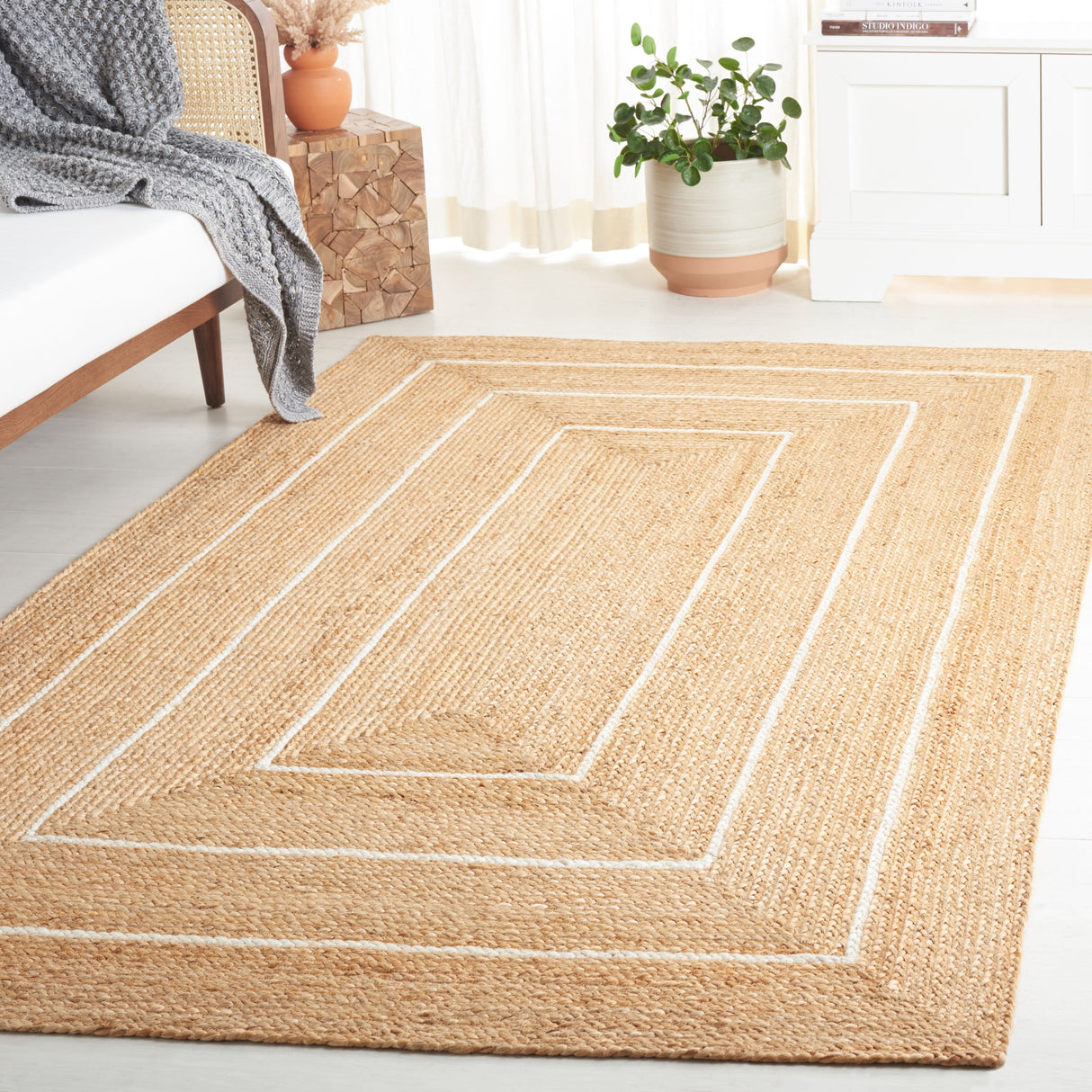 SAFAVIEH Handmade Natural Fiber Gebbine Farmhouse Border Jute Rug