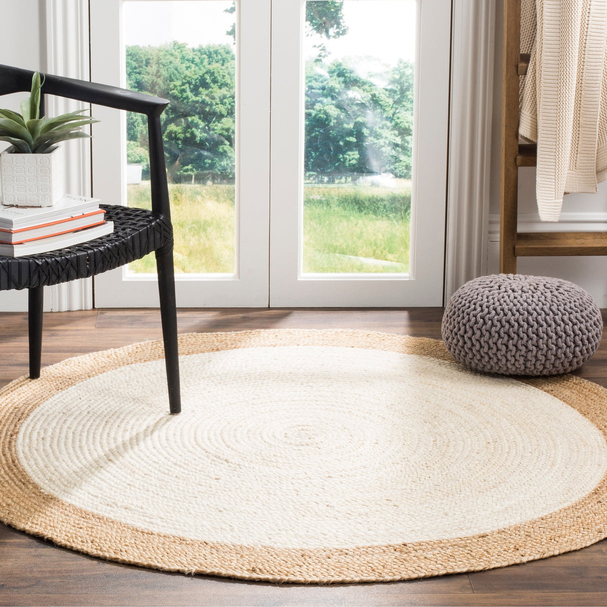 SAFAVIEH Handmade Natural Fiber Jolette Bordered Round Jute Rug