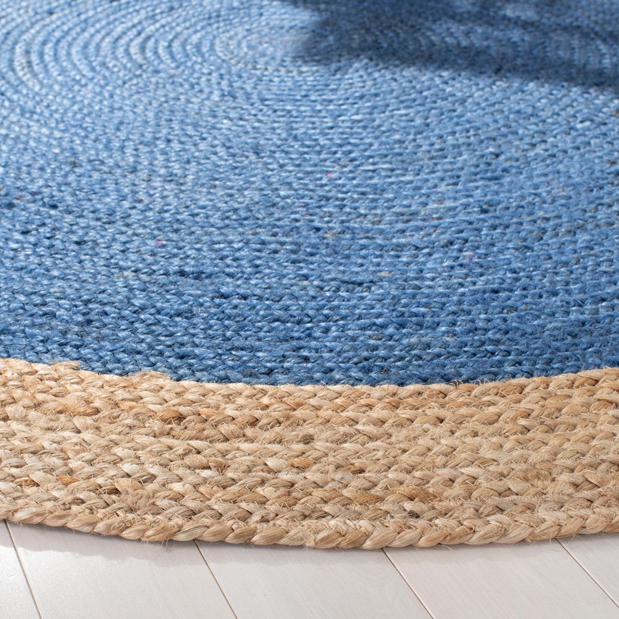 SAFAVIEH Handmade Natural Fiber Jolette Bordered Round Jute Rug