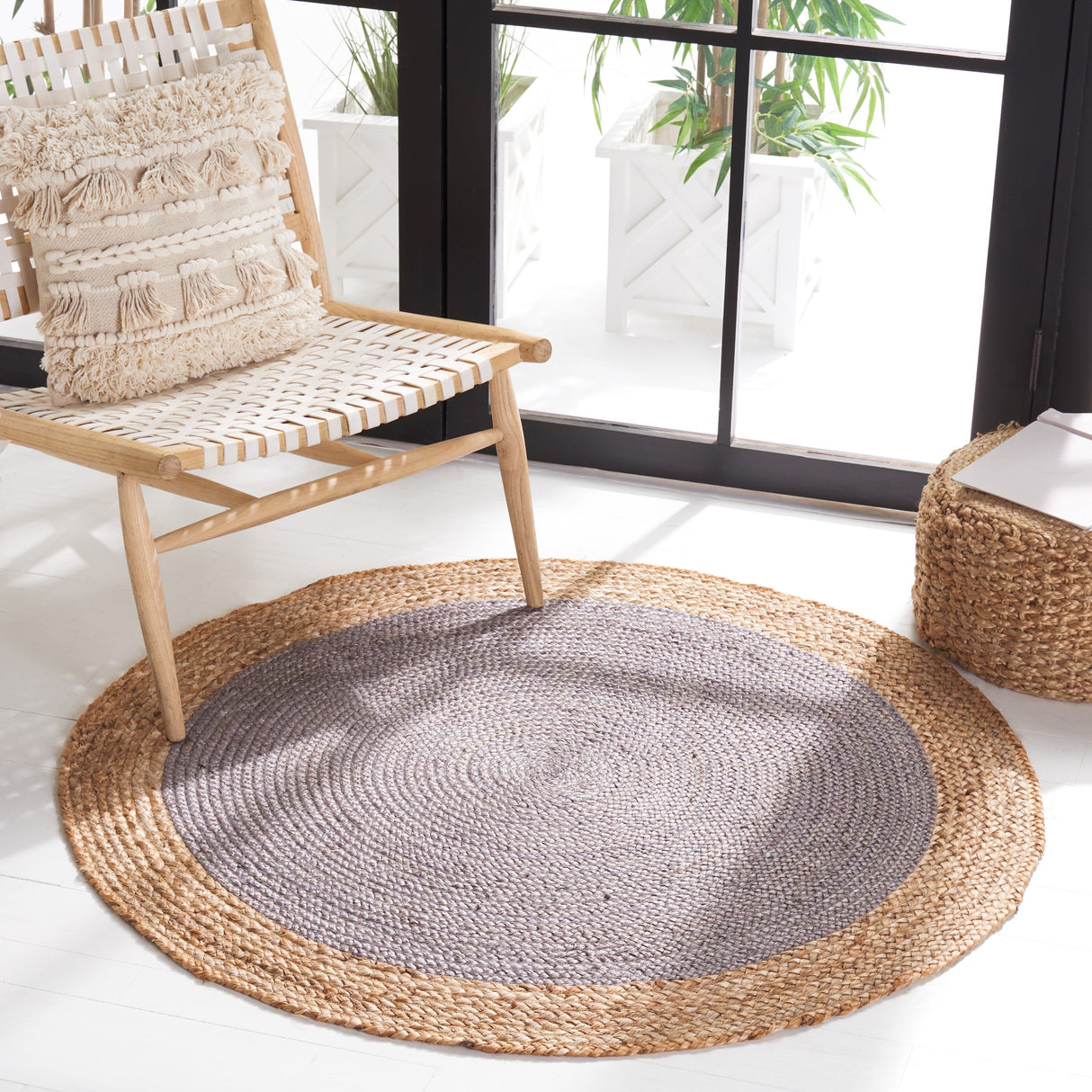 SAFAVIEH Handmade Natural Fiber Jolette Bordered Round Jute Rug