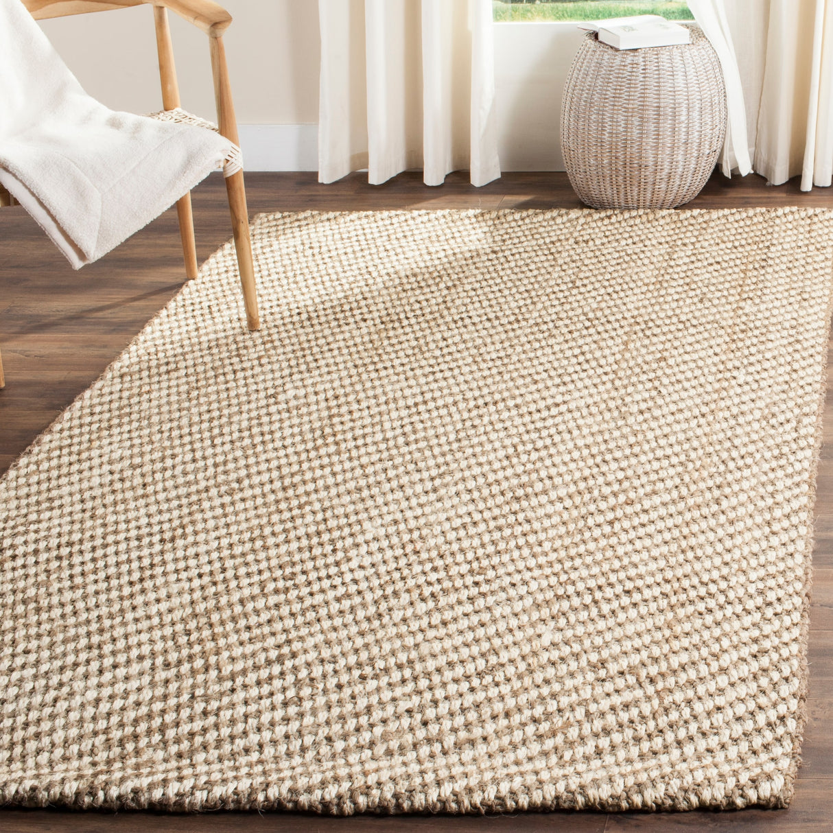 SAFAVIEH Handmade Natural Fiber Jorja Jute Rug