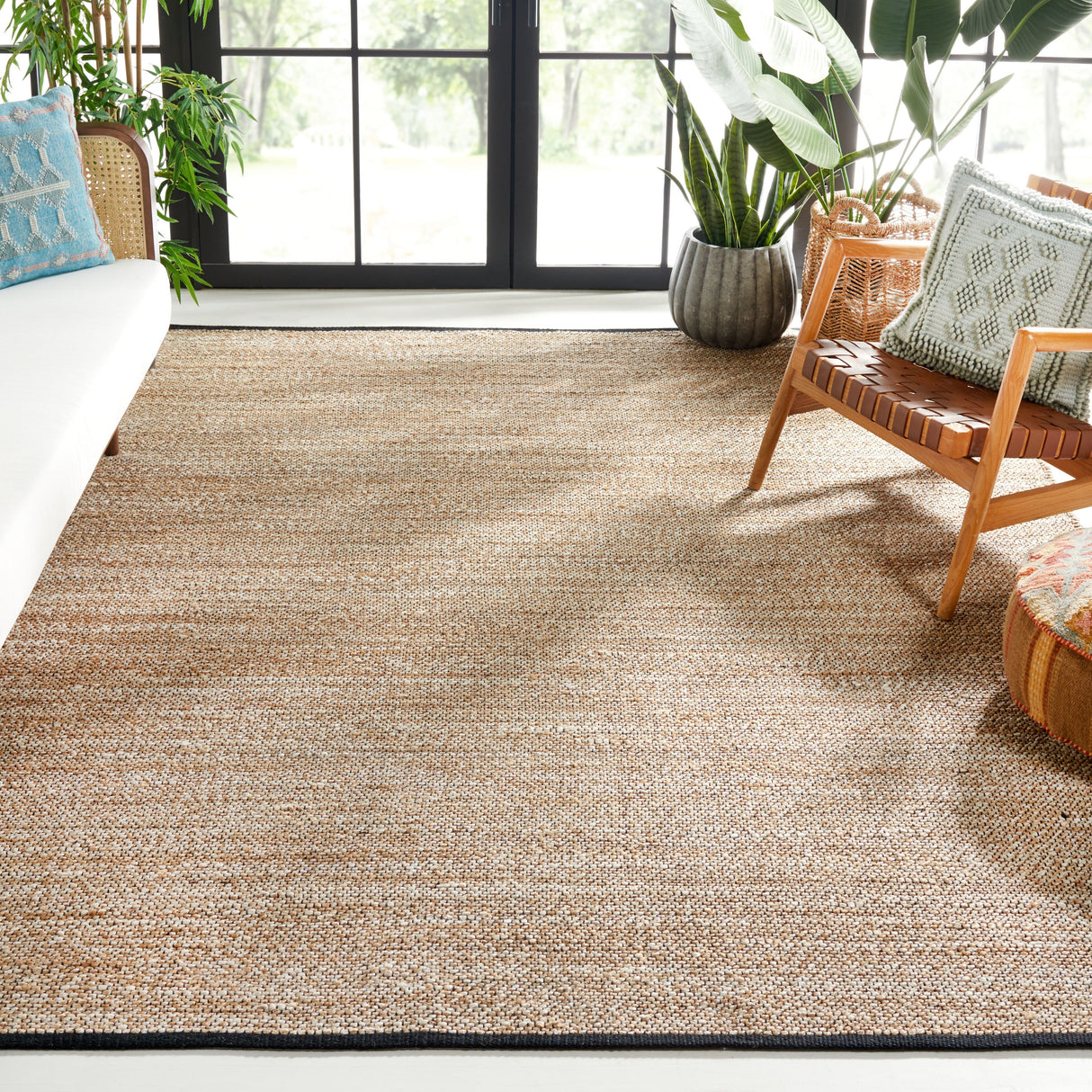 SAFAVIEH Handmade Natural Fiber Kjerstin Farmhouse Jute Rug