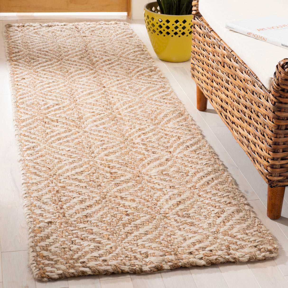 SAFAVIEH Handmade Natural Fiber Lillianna Jute Rug