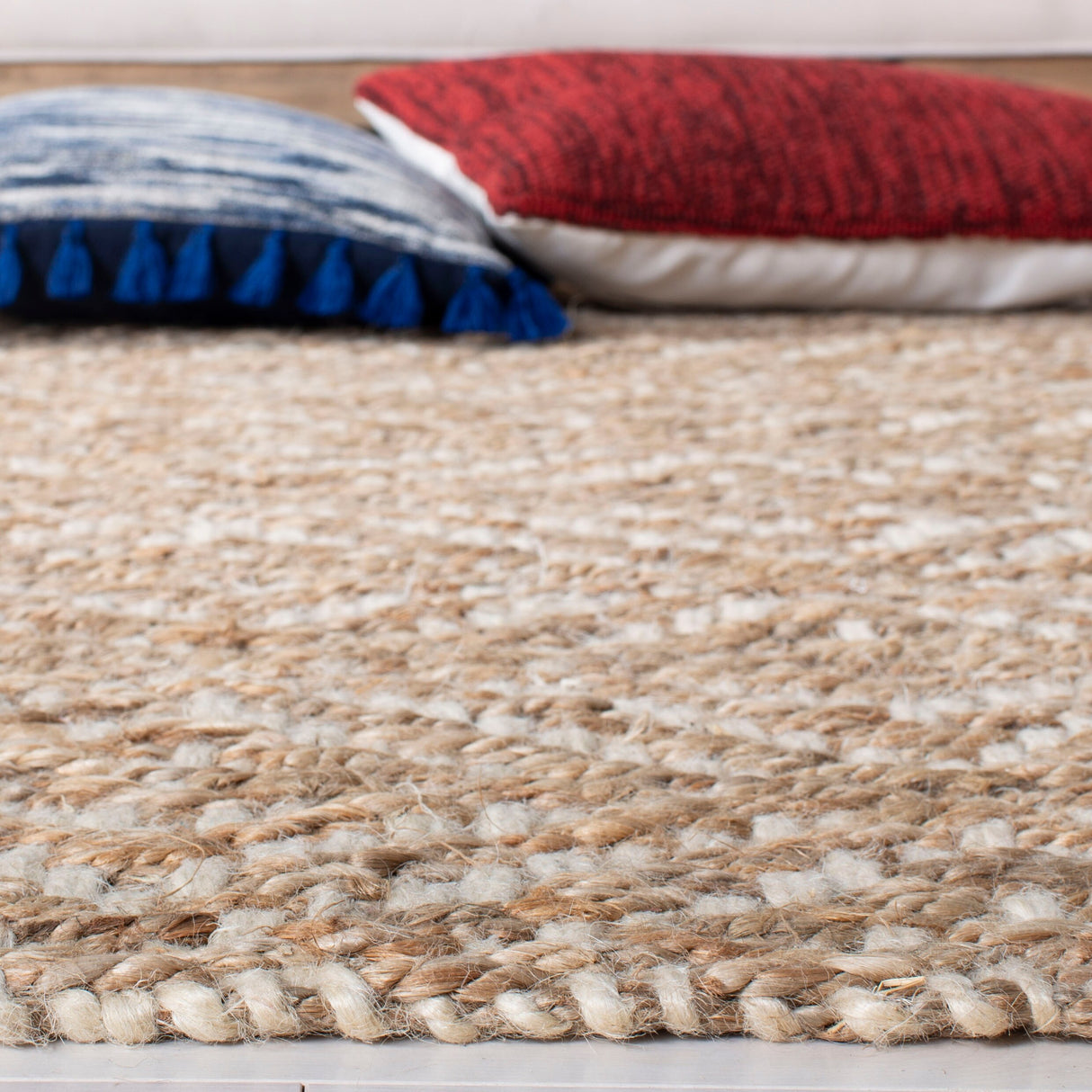 SAFAVIEH Handmade Natural Fiber Lillianna Jute Rug