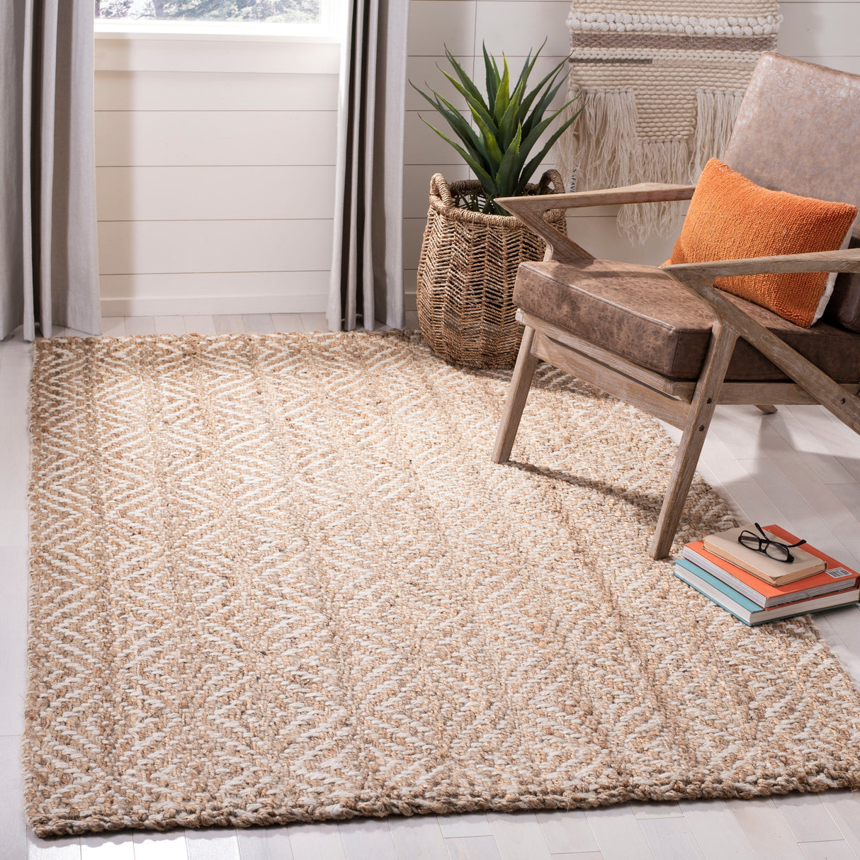 SAFAVIEH Handmade Natural Fiber Lillianna Jute Rug