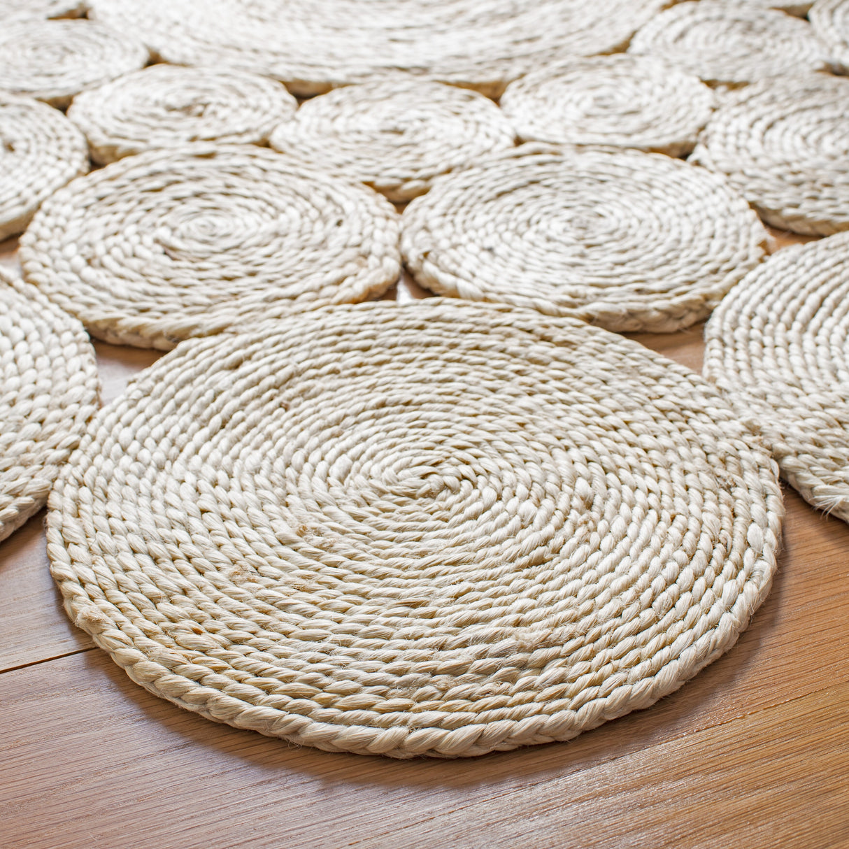 SAFAVIEH Handmade Natural Fiber Maita Country Jute Rug